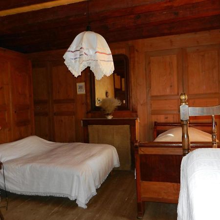 Auberge Paysanne Loubaresse  エクステリア 写真