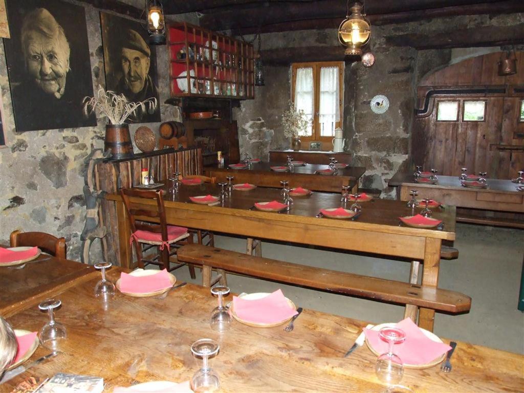 Auberge Paysanne Loubaresse  エクステリア 写真