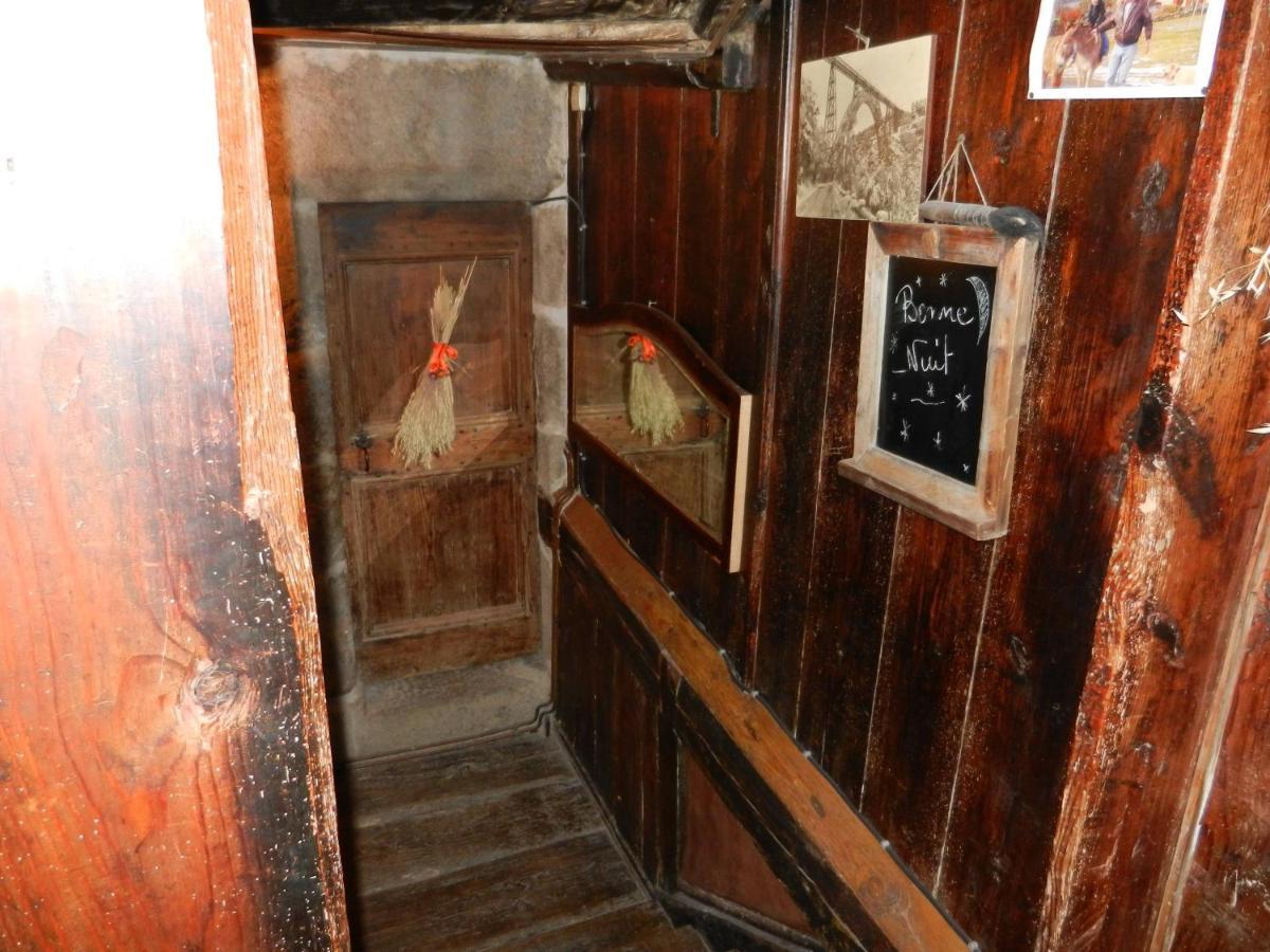 Auberge Paysanne Loubaresse  エクステリア 写真