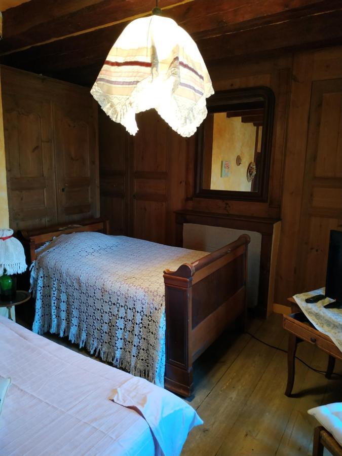 Auberge Paysanne Loubaresse  エクステリア 写真